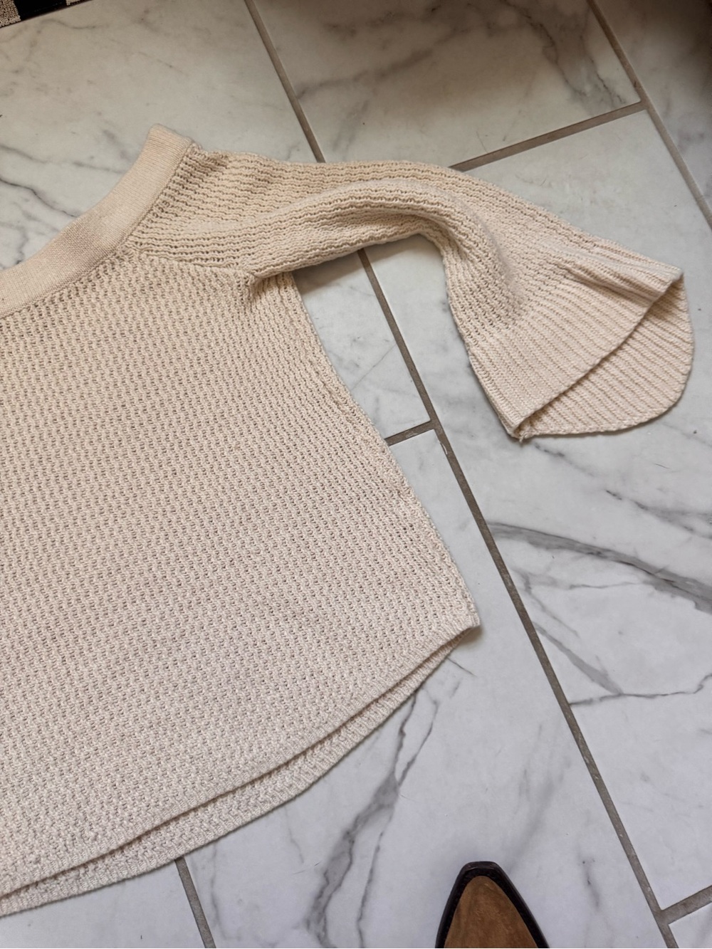 Abercrombie & Fitch Off-the-Shoulder Cream Knit Sweater - Picture 6 of 9